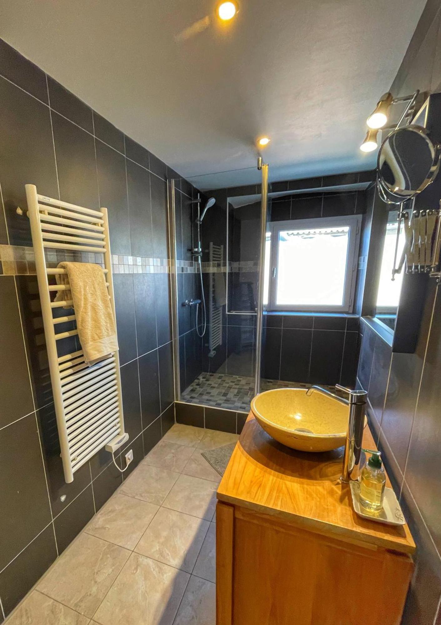 Le Petit Delphia Apartment Apt Luaran gambar
